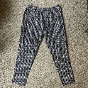 Dreams Co Womens Plus Size Leggings White Black Snowflake Size 1X 22-24 Stretch